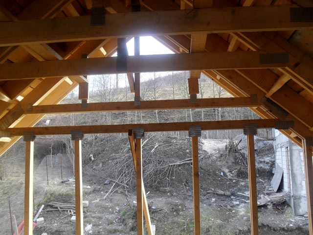 Șarpante și structuri din lemn